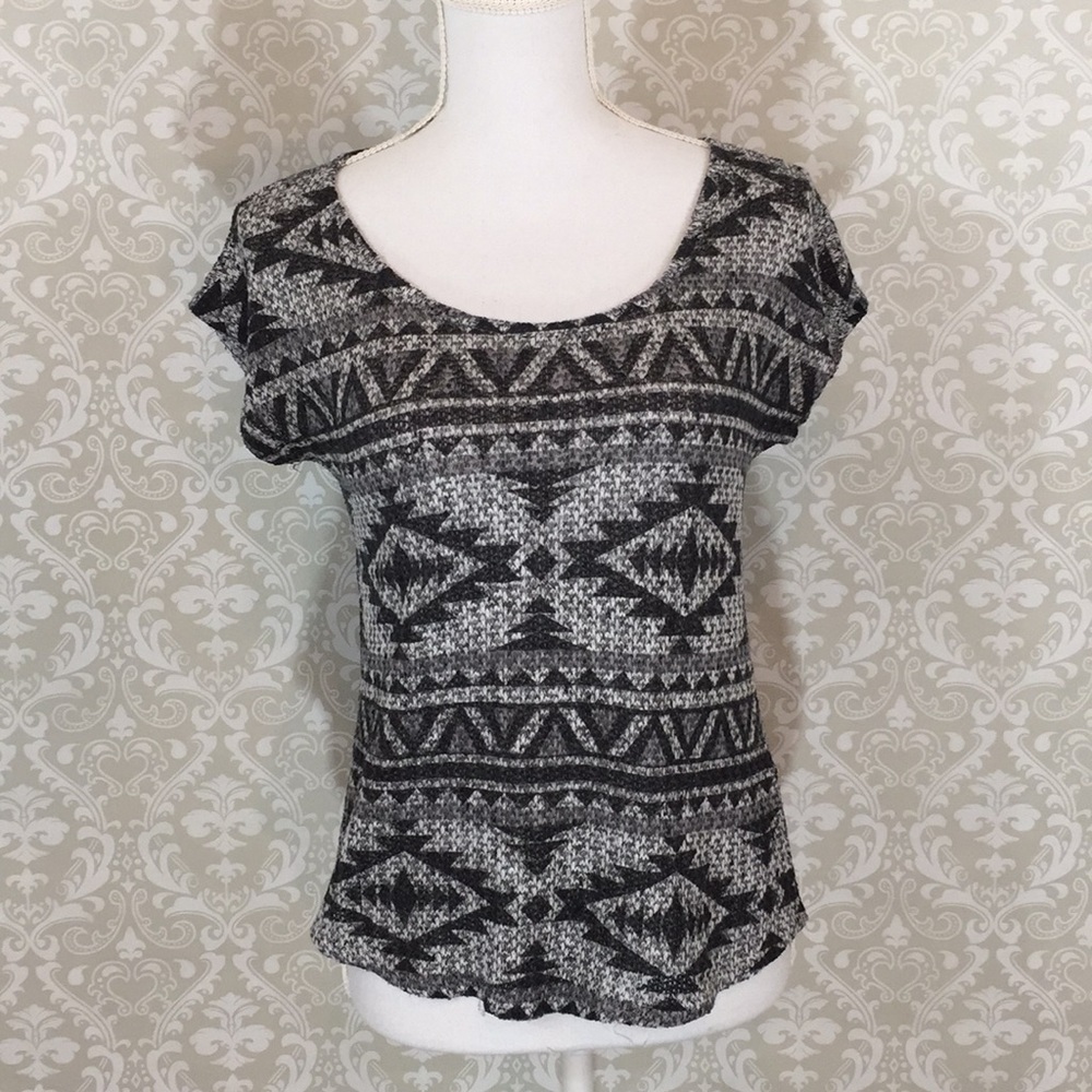 {Blu Planet}Aztec Print Knit Top Size S